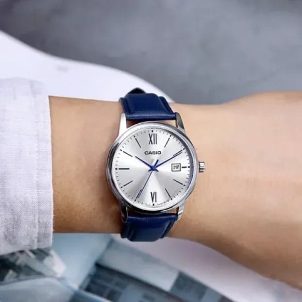 Casio Casio Collection MTP-V002L-2B3UDF (MTP-V002L-2B3) , наручные мужские часы фото под углом