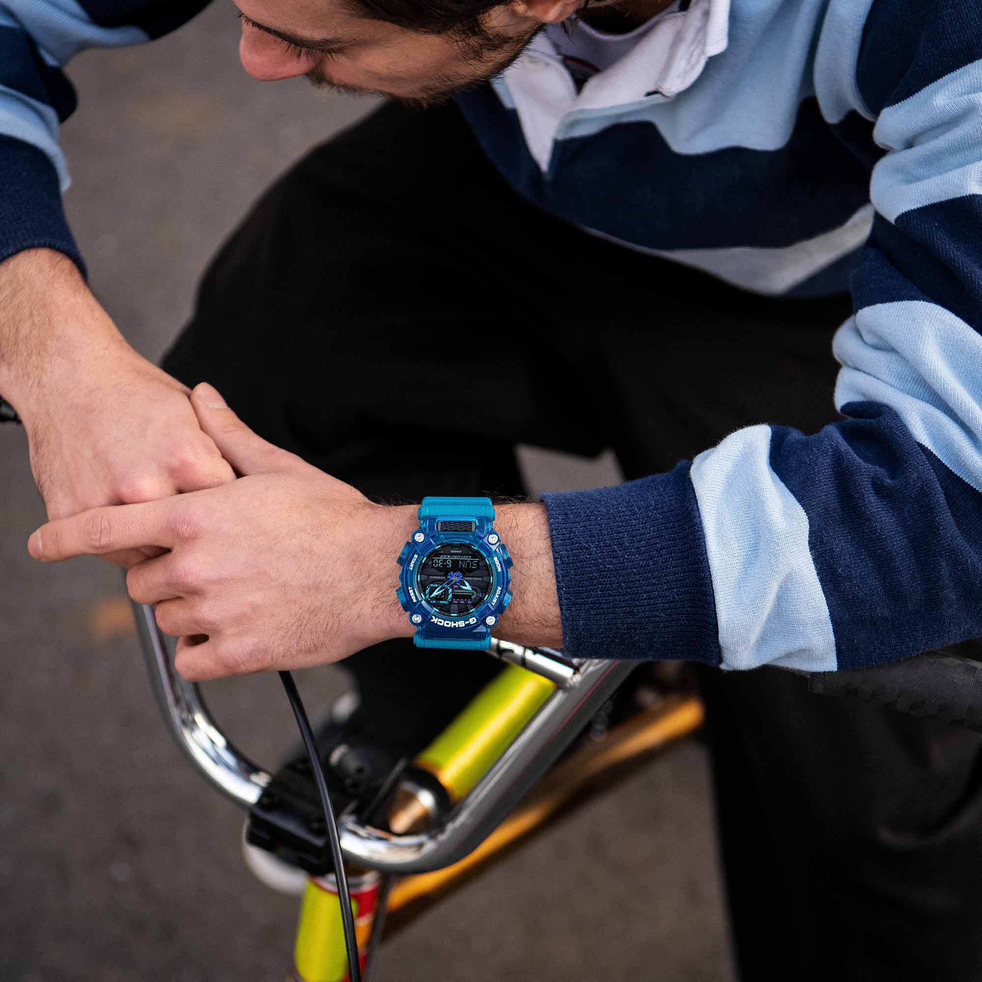 Casio Casio G-Shock GA-900SKL-2A GA, наручные мужские часы фото под углом