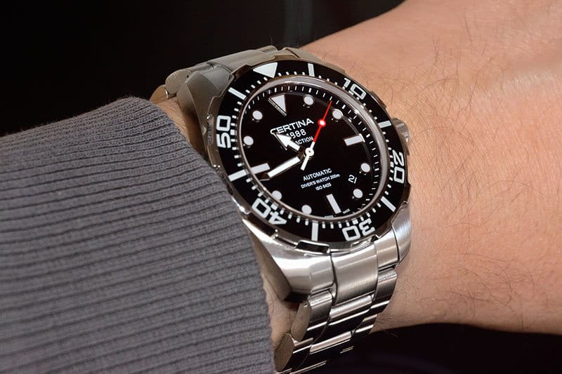Certina Certina DS Action C013.407.11.051.00,  швейцария мужские часы на браслете нержавеющая сталь боковой вид