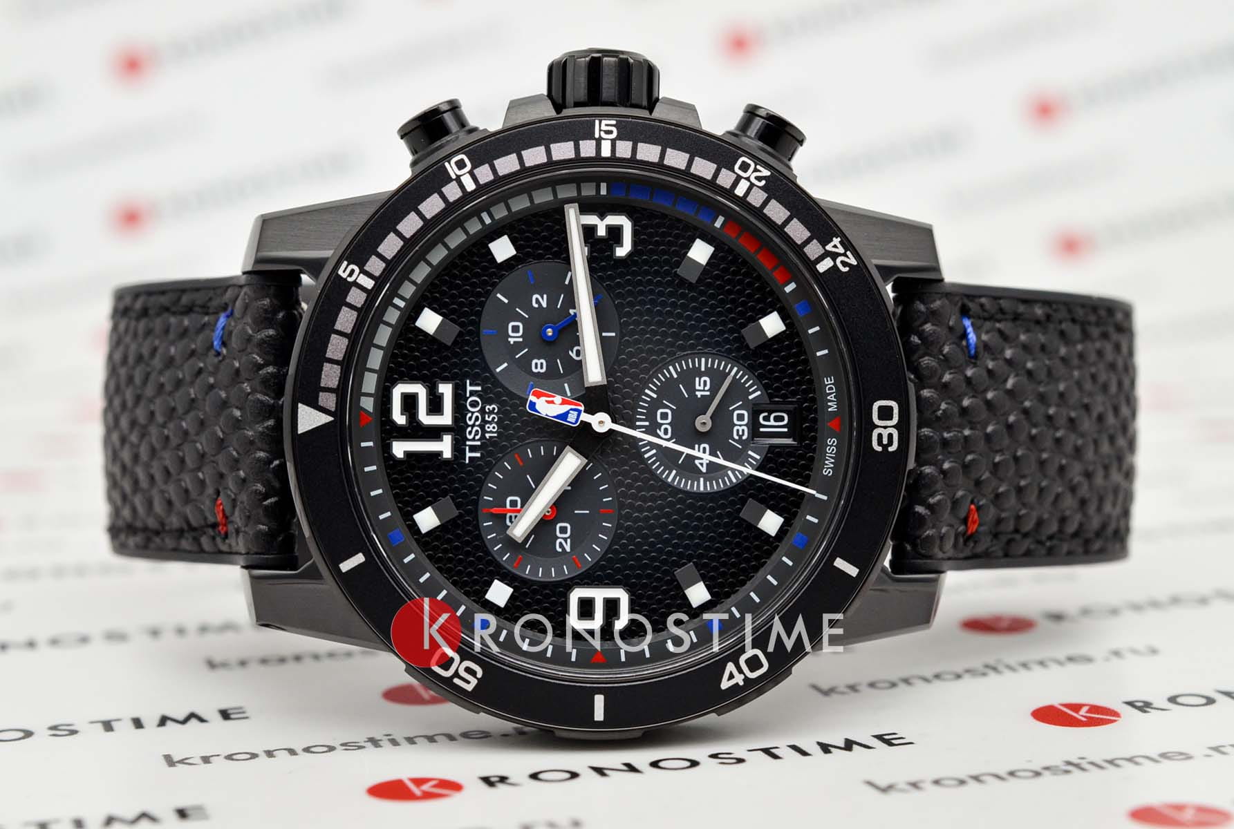 Tissot T1256173706700 мужские часы застежка крупным планом