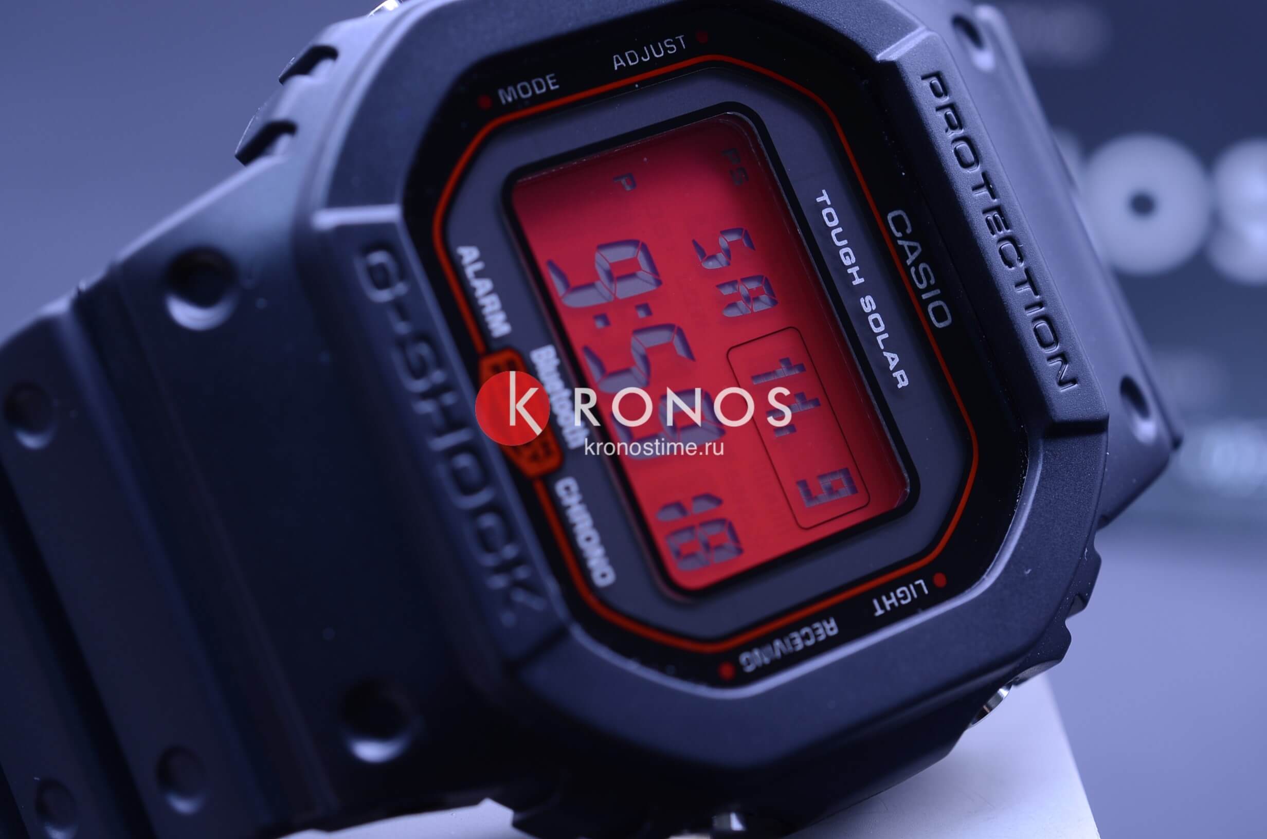 Casio Casio G-Shock GW-B5600AR-1 электронные мужские часы часы крупный план красный циферблата