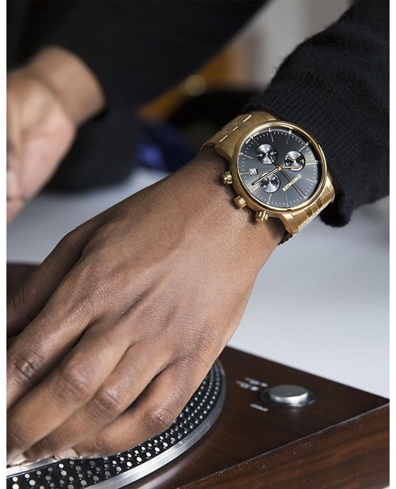 Часы Wenger Urban classic 01.1743.103 — купить в Москве по лучшей