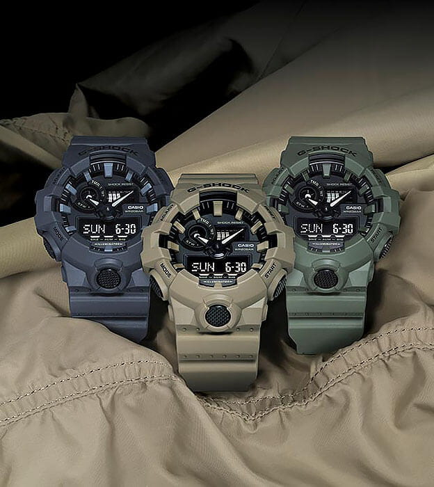 Casio Casio G-Shock GA-700UC-5A  наручные часы, вид спереди