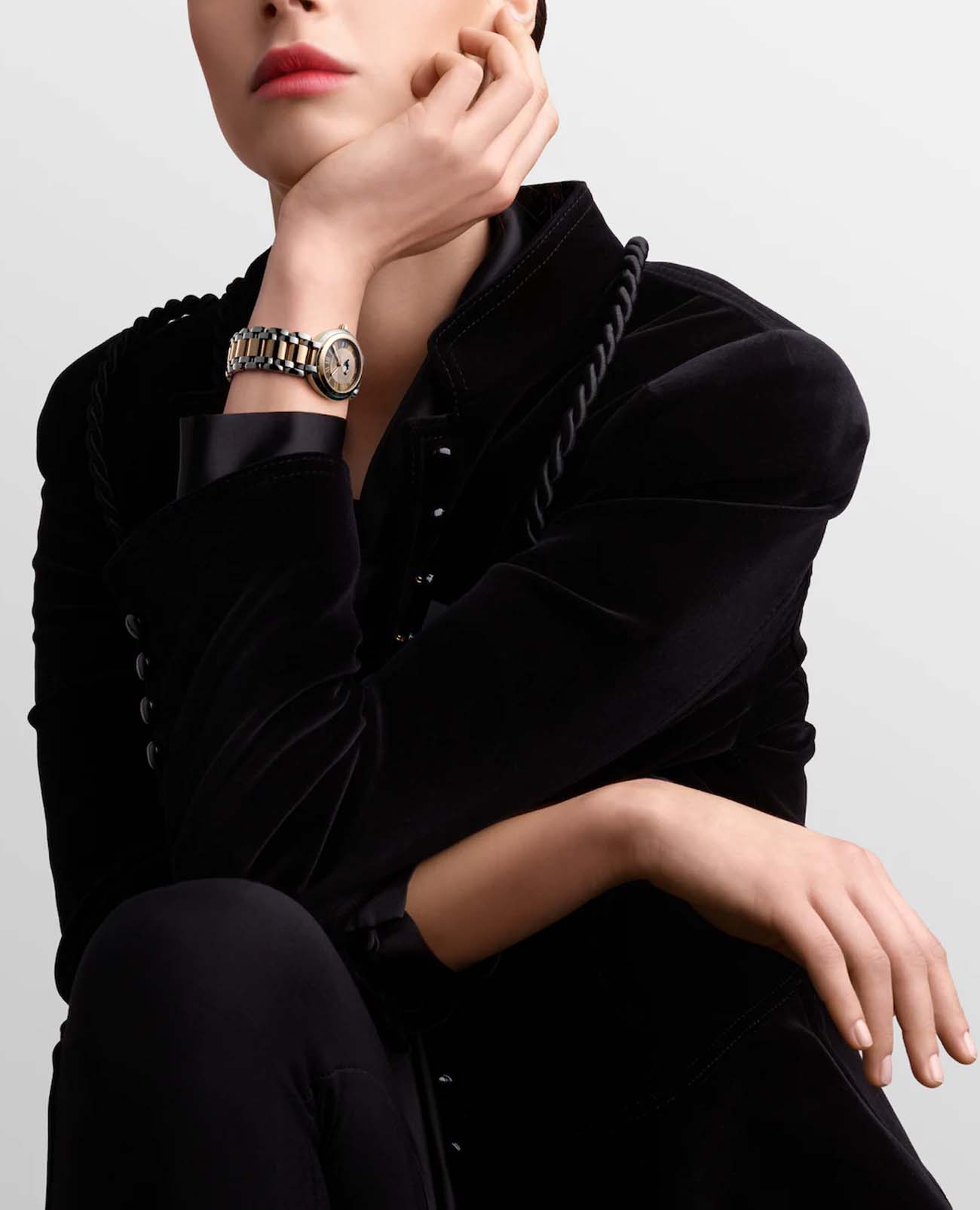 Longines Longines PrimaLuna L8.115.5.61.7 кварцевые женские часы часы крупный план коричневый циферблата