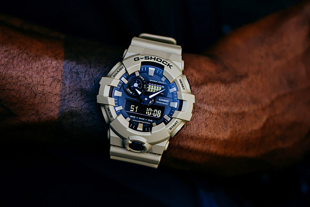Casio Casio G-Shock GA-700UC-5A электронные часы с аксессуарами мужские часы модель GA-700UC-5A