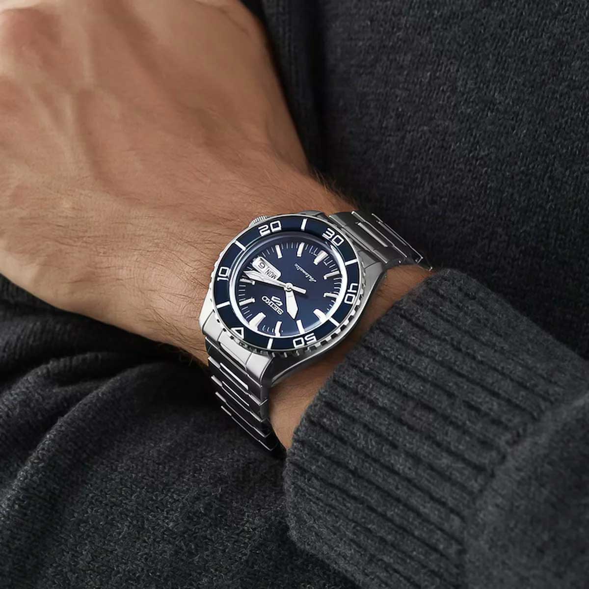 Seiko Seiko 5 Sports SRPK97 , наручные мужские часы фото под углом