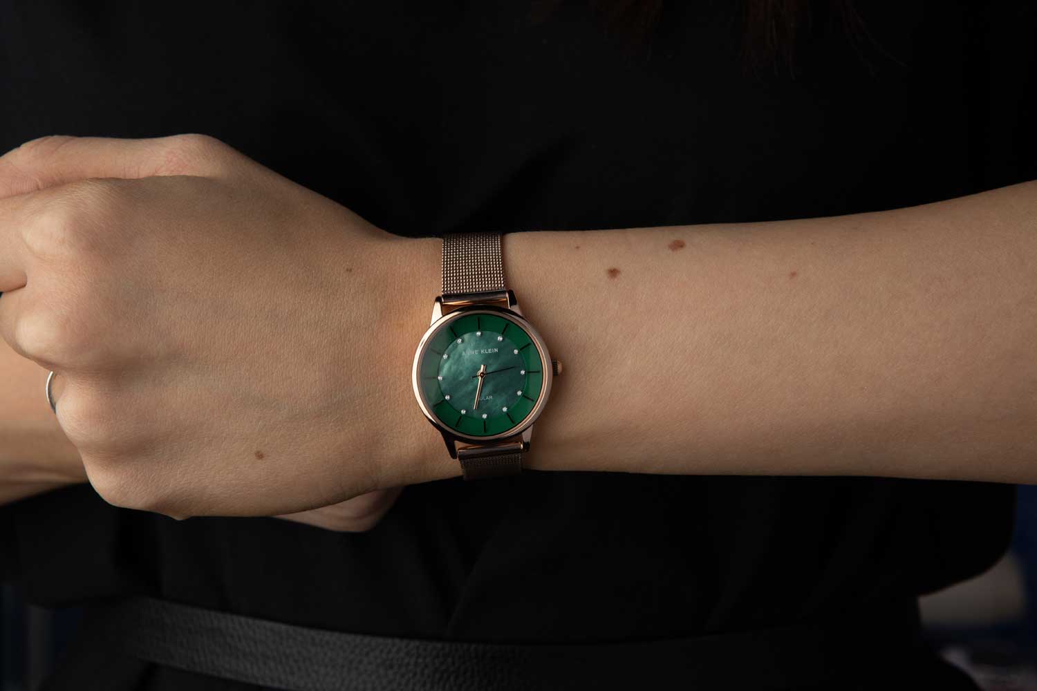 Anne Klein Anne Klein Daily  3722GMRG женские часы зеленый циферблат на запястье