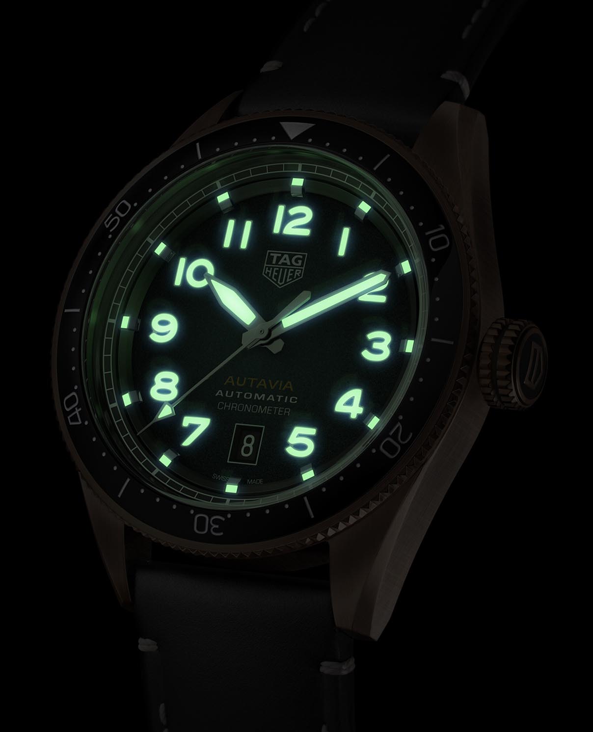 TAG Heuer TAG Heuer Autavia WBE5190.FC8268 механические мужские часы часы крупный план зеленый циферблата