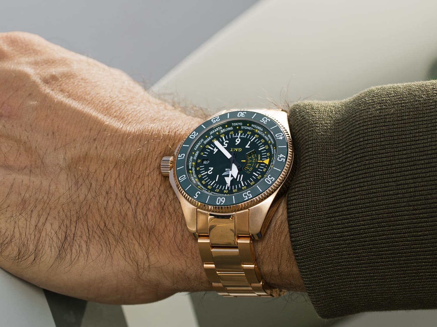 Aviator Aviator Airacobra V.1.37.2.309.5 мужские часы зеленый циферблат на запястье