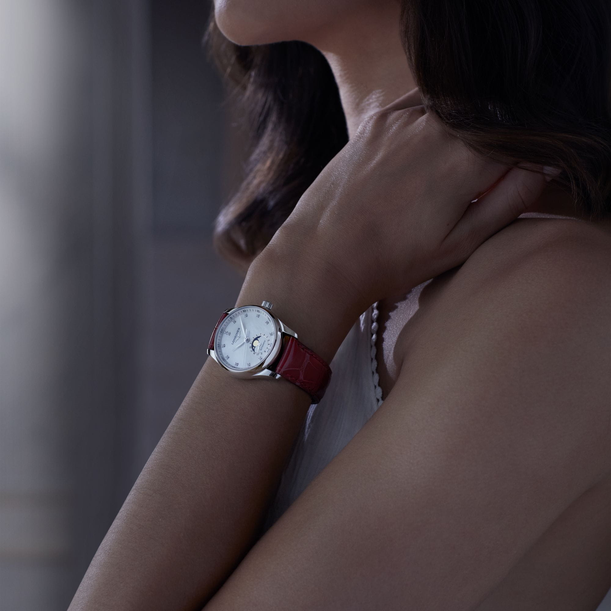 Оригинальные часы Longines Longines Master Collection L2.409.4.87.2 механические калибр механизма l899 общий вид