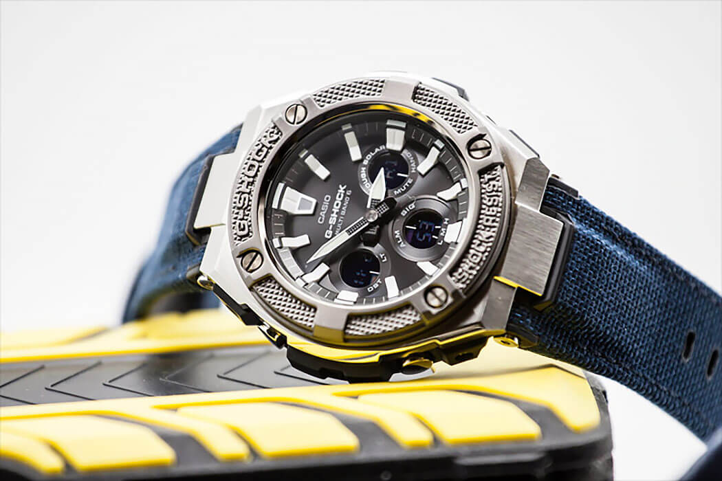 Casio Casio G-Shock GST-W330AC-2A мужские часы черный циферблат на запястье