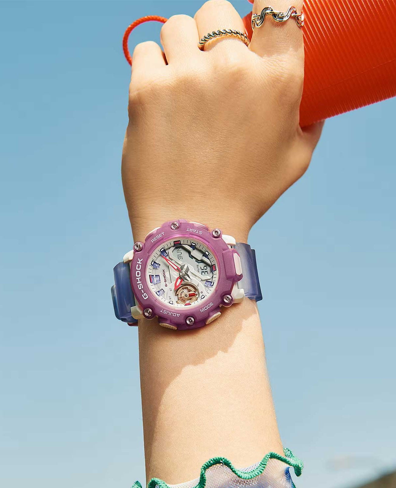 Casio Casio G-Shock GMA-S2200PE-6ADR , наручные женские часы фото под углом