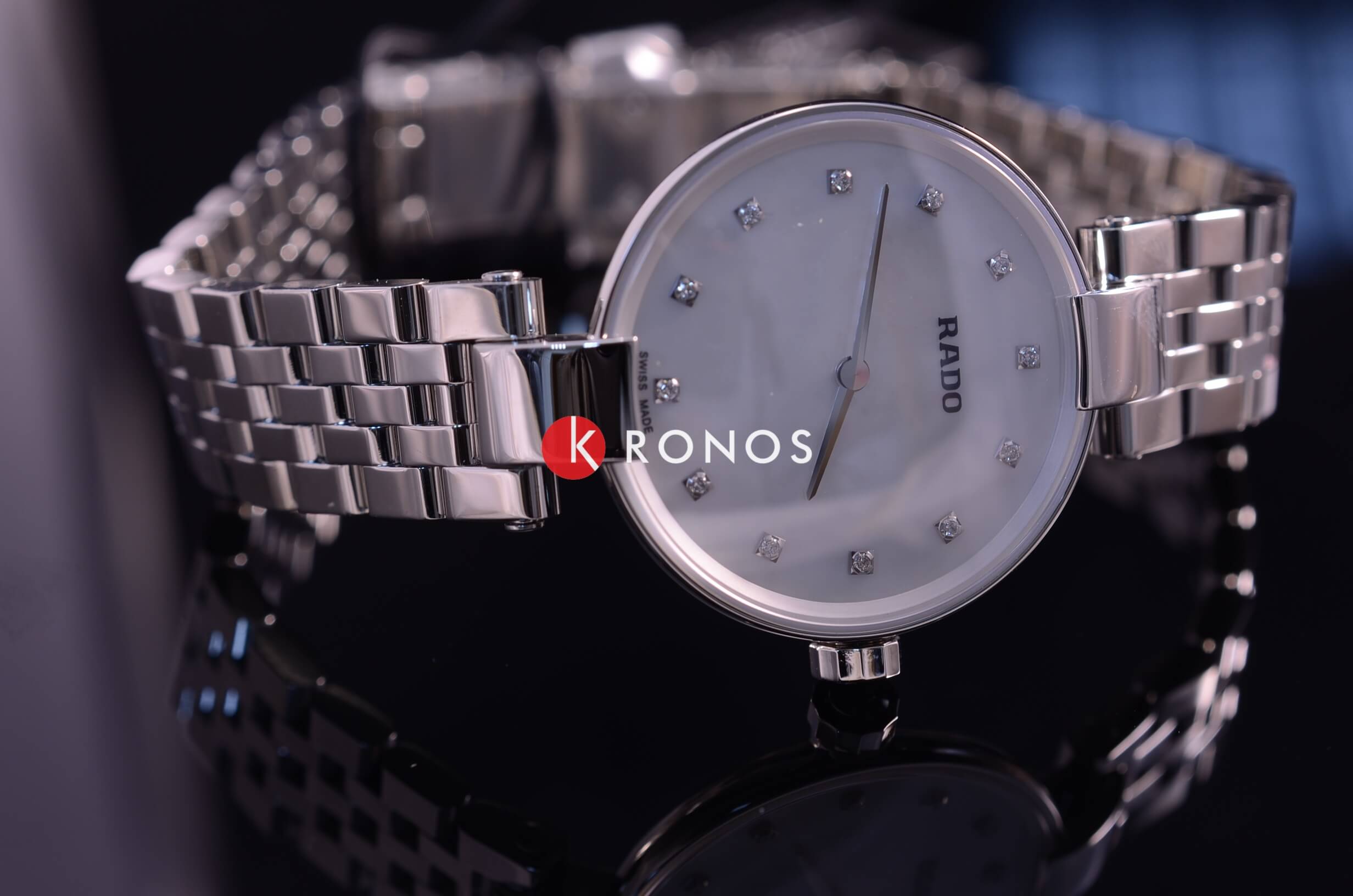 Rado Rado Coupole Diamonds R22854929 , наручные женские часы фото под углом