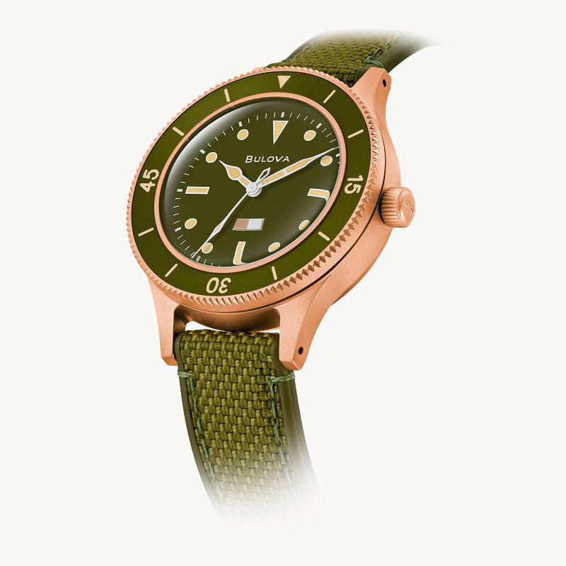Bulova Bulova Mil-Ships 98A324 , наручные мужские часы фото под углом