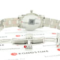 Tissot T1122101103600 наручные женские часы застежка крупным планом